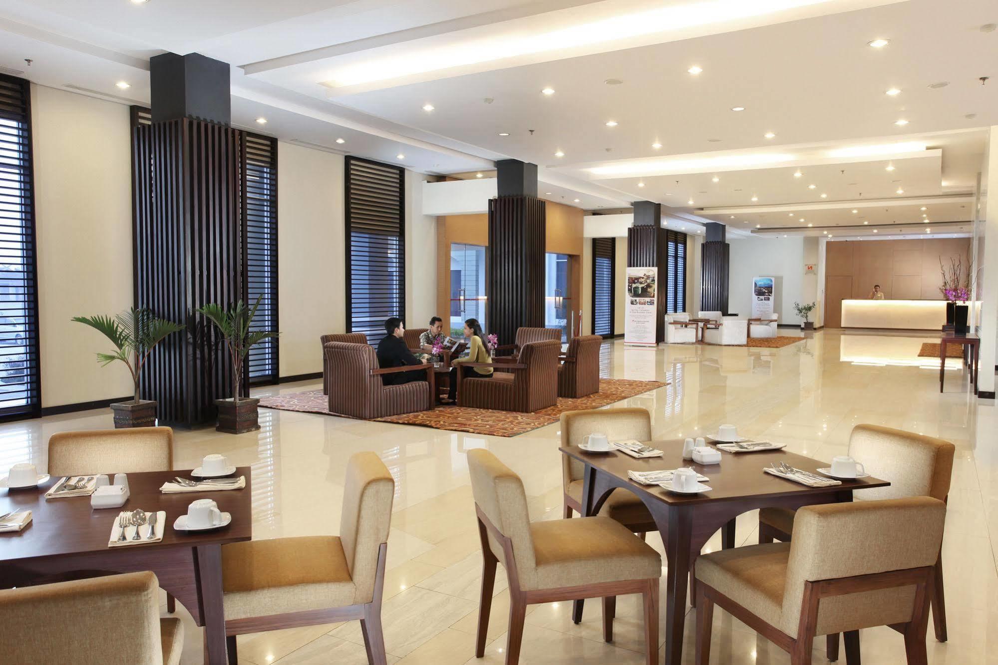 Swiss-Belinn 판칼란분 외부 사진