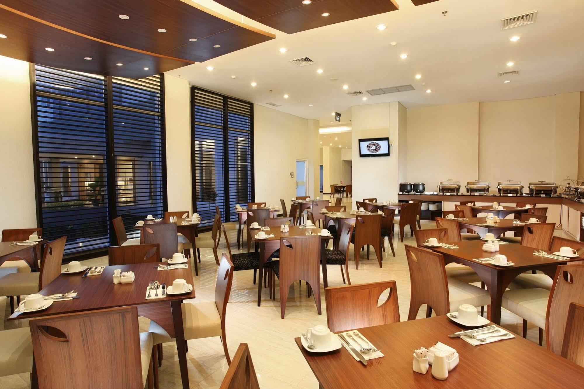 Swiss-Belinn 판칼란분 외부 사진