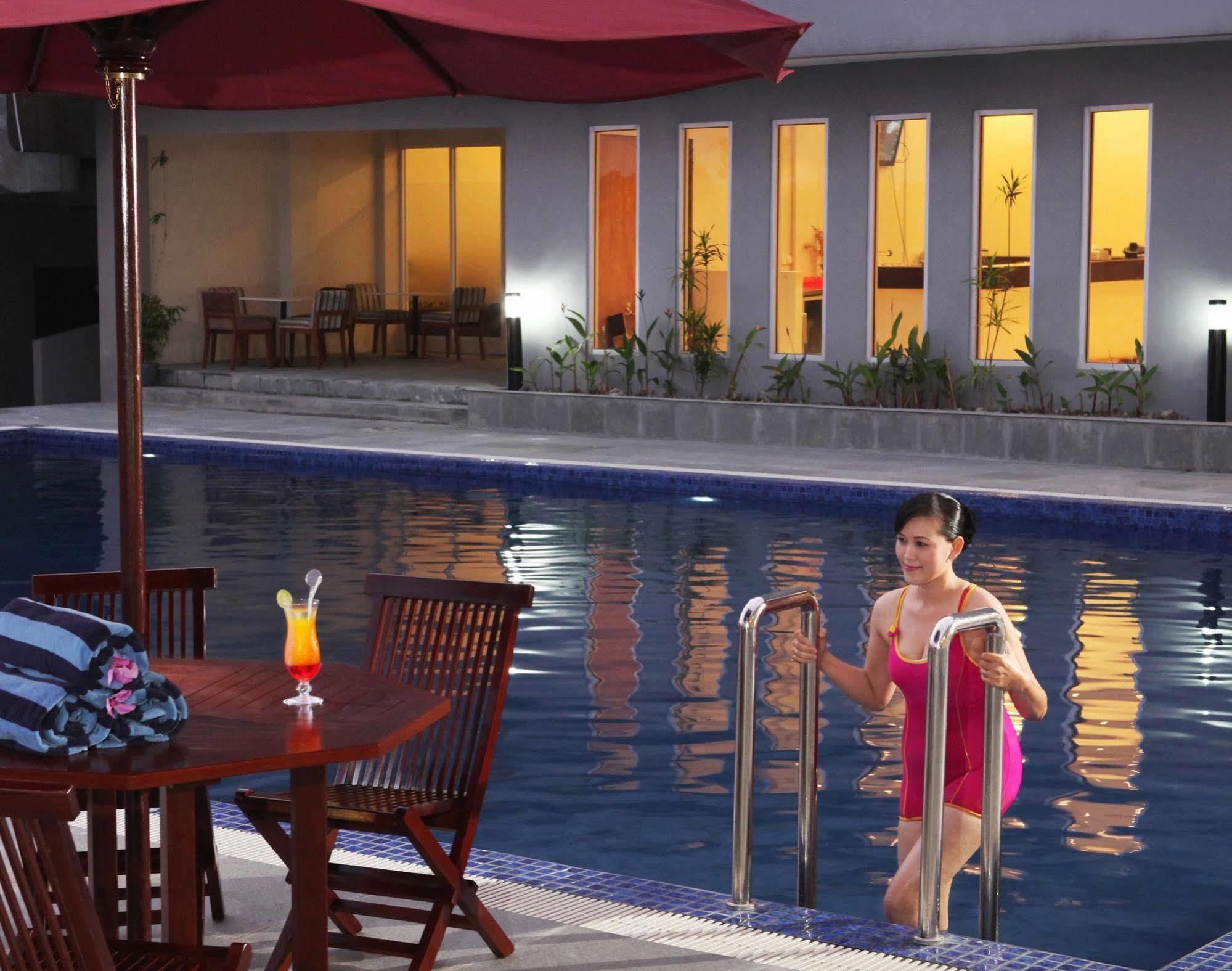 Swiss-Belinn 판칼란분 외부 사진