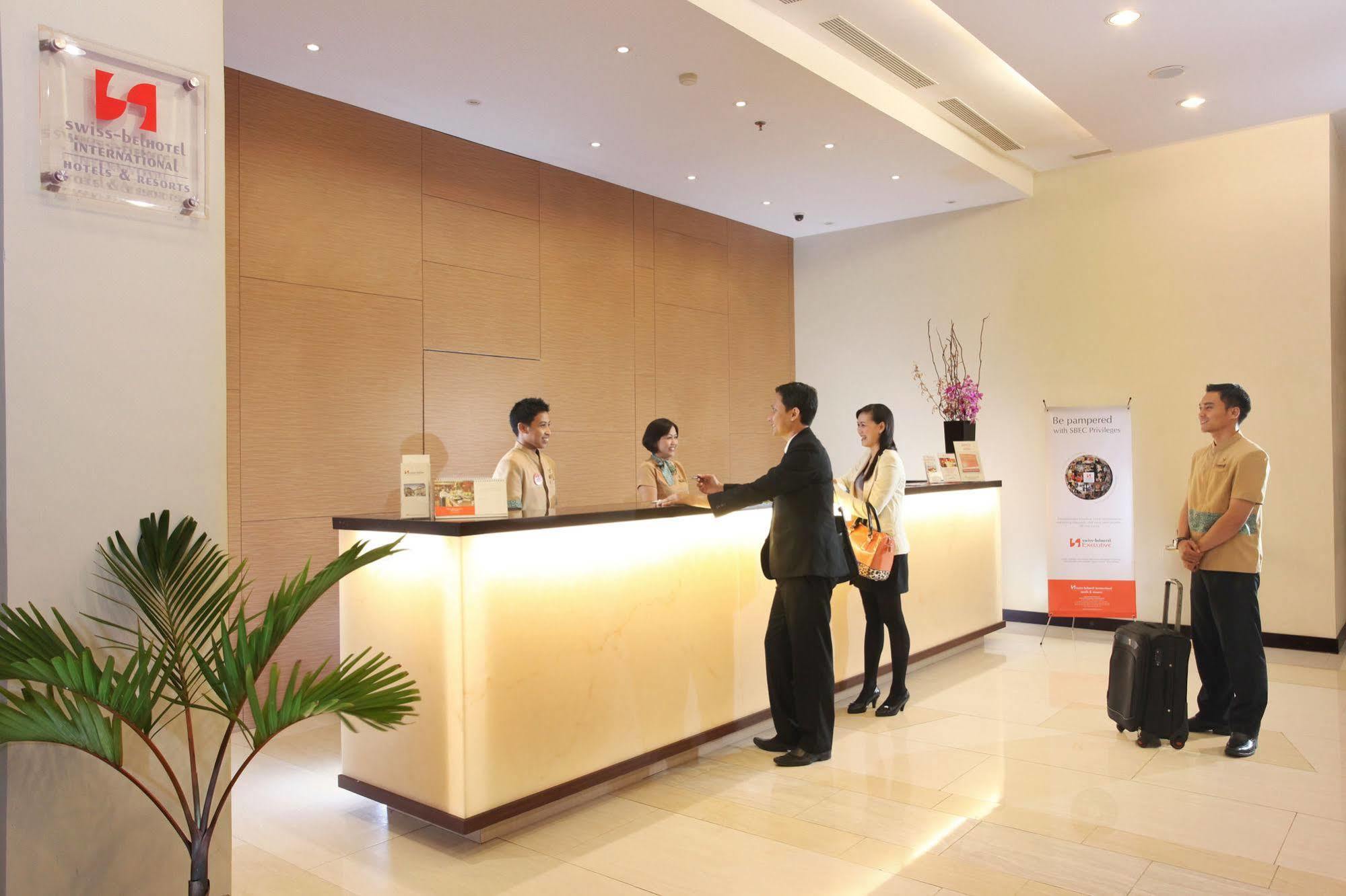 Swiss-Belinn 판칼란분 외부 사진